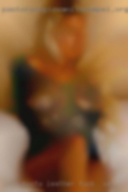 Into boots, leather, rubber, anal fuck in VA play..
